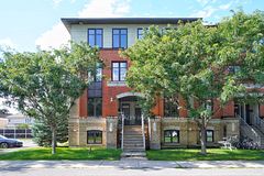 613 Chapman Mills Drive B, Barrhaven, ON K2J 5T1