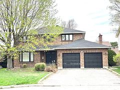 10 Westchester Court, Barrhaven, ON K2J 3P9