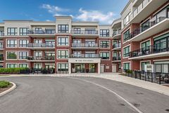 1975 Fountain Grass Drive 105, London South, ON N6K 0M3