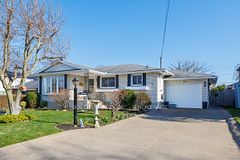 15 Nottingham Court, St. Catharines, ON L2M 1L6