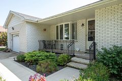 11 Sunset Avenue, Warwick, ON N0M 2S0