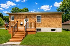 159 Seawood Avenue Lower, London South, ON N6J 1G7