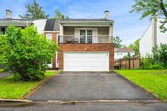 10 Estelle Crescent, South of Baseline to Knoxdale, ON K2H 5X1