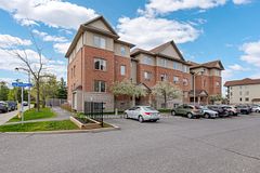 500 Stonefield Private 6, Barrhaven, ON K2G 4R3
