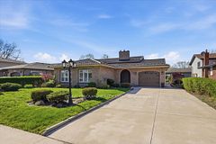 7402 Westfield Drive, Niagara Falls, ON L2J 3V8