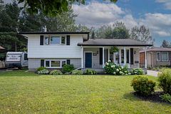 556 Laurentian Drive, Thunder Bay, ON P7C 5J8