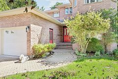 6 Bridlewood Lane, Quinte West, ON K8V 6N4