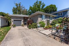 36 N Huron Street N, Saugeen Shores, ON N0H 2L0