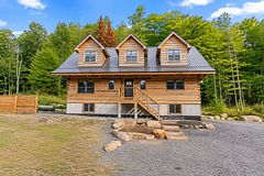 2517 North Shore Road, Algonquin Highlands, ON K0M 1S0