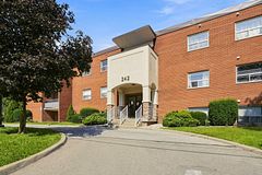 242 Oakdale Avenue 101, St. Catharines, ON L2P 3K5