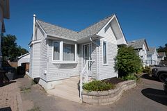 735 Ernestine Avenue, Thunder Bay, ON P7E 1W9
