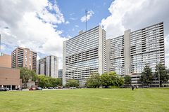 500 W Laurier Avenue W 2706, Ottawa Centre, ON K1R 5E1