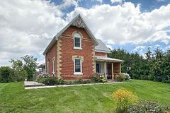 49 King Street, Kawartha Lakes, ON K0M 2T0