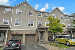 766 Sanibel Private, Bells Corners and South to Fallowfield, ON K2H 0A8
