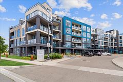 10 Concord Place 404, Grimsby, ON L3M 0G6