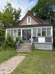 820 John Street, North Bay, ON P1B 2N4