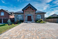 327 Queenston Road, Niagara-on-the-Lake, ON L0S 1J0