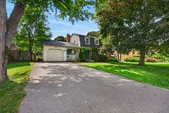 166 Orchard Drive, Hamilton, ON L9G 1Z9