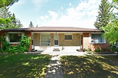 27 Hill Street, Lambton Shores, ON N0M 1T0