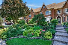 52 Sunvale Place, Hamilton, ON L8E 4Z7