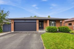60 Ebydale Drive, Kitchener, ON N2A 3N8