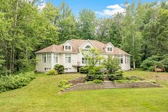 1037 Rockcastle Road, Gravenhurst, ON P0E 1N0