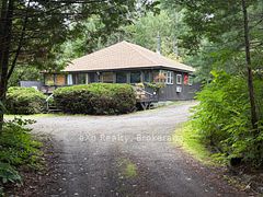 1116 Springdale Park Road, Bracebridge, ON P1L 1W9