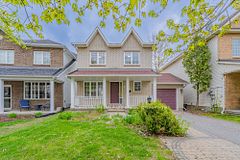 182 Windhurst Drive, Barrhaven, ON K2G 6J4