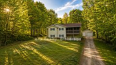 1084 Bonnie Lake Road, Bracebridge, ON P1L 1W9