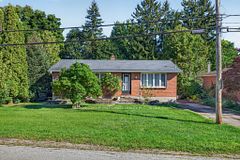 98 Queen Street, Thames Centre, ON N0L 1G2