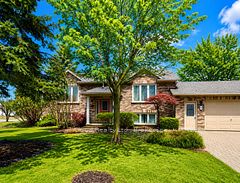 86 Glendale Drive E, Tillsonburg, ON N4G 1J7
