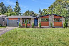 8 Brian Crescent, Qualicum - Bruce Farm - Greenbelt and Area, ON K2H 6X3