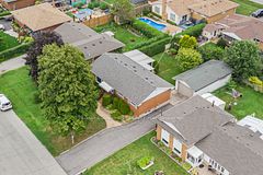 37 Lorne Avenue, Grimsby, ON L3M 2H8