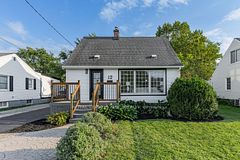 12 Admiral Road, St. Catharines, ON L2P 1G5