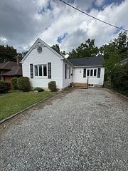 24 Welland Vale Road, St. Catharines, ON L2R 2L6