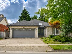 1019 Aldersbrook Road, London North, ON N6G 4L9