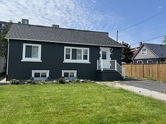 54 Duncombe Drive, Hamilton, ON L9A 2G2
