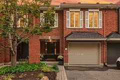 157 Gladeview Private, Blossom Park - Airport and Area, ON K1T 4C4