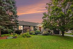 1250 Loeper Street, Orleans - Cumberland and Area, ON K4B 1P2