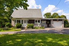 1932 Sherbrooke Street W, Peterborough, ON K9J 6X4