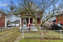 27 Albert Street Main, Welland, ON L3B 4L1