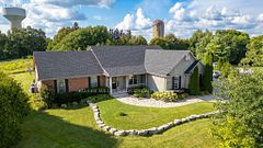55 Karendale Court, Hamilton, ON L8B 0Z6