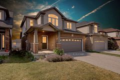 734 Frontenac Crescent, Woodstock, ON N4V 0B1