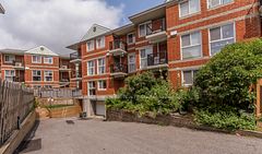 3 Armstrong Street, West Centre Town, ON K1Y 4T1