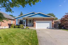 27 Andrea Drive, St. Catharines, ON L2S 3N7