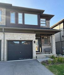 61 Soho Street 14, Hamilton, ON L8J 0M6