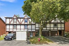 3 Burdock Lane 33, Hamilton, ON L9H 6E9
