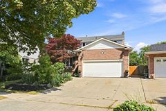 10 Acacia Street, Hamilton, ON L8J 1V6