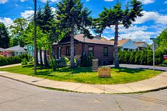 292 Glenholme Avenue, Hamilton, ON L8K 3M3