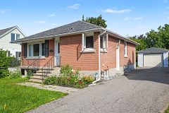 1047 Richard Avenue, Billings Bridge - Riverside Park and Area, ON K1H 8C3